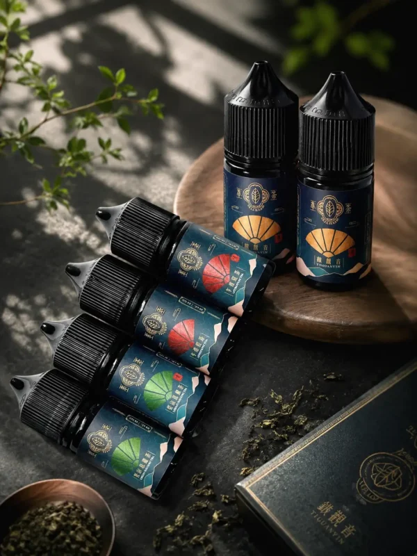ChatGPT-Image-2026年8月28日-上午02_53_48.webp 萃茶系列 不涼茶味煙油|涵蓋梨山烏龍/鐵觀音/午後紅茶/茉莉綠茶,主打極致冷萃回甘與茶韻層次感,通用注油小煙主機