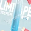 LIMI 7000口 拋棄式電子煙｜具備 3.5% 尼古丁鹽強勁擊喉感與冰感水果系列清涼口感，搭載吸氣發光 LED 燈條及 650mAh 可充電池